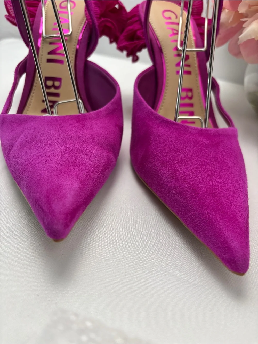 Gianni Bini Womens 8.5 Fuchsia Pointed Toe Pearl-Heel Statement Pumps#717